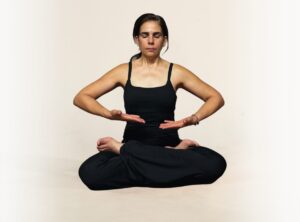 profesora michelle beneficios formacion yoga tibetano lu jong